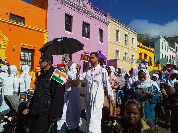 Dressed in white, the faithful meandered through the historic Bo-Kaap in the heart of Cape Town to pay tribute to the pioneers of Islam.