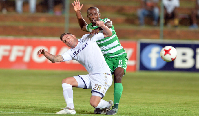 JOHANNESBURG, SOUTH AFRICA - JANUARY 19:Mpho Maruping of Bloemfontein Celtic and James Keene of  Bidvest Wits during the Absa Premiership match between Bidvest Wits and Bloemfontein Celtic at Bidvest Stadium on January 19, 2018 in Johannesburg, South Africa. (Photo by Lefty Shivambu/Gallo Images)