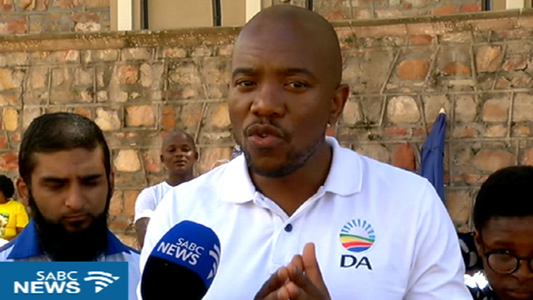 DA leader Mmusi Maimane  says     visited several registration stations in the Nelson Mandela Metropolitan.