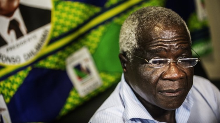 (FILES) In this file photo taken on October 11, 2014, former Renamo rebel chief turned opposition leader and then Mozambican Resistance Movement (RENAMO) presidential candidate Afonso Dhlakama speaks during an interview in Maputo.
Mozambique veteran rebel leader Dhlakama has died according to party sources, AFP reports on May 3, 2018. / AFP PHOTO / Gianluigi GUERCIA