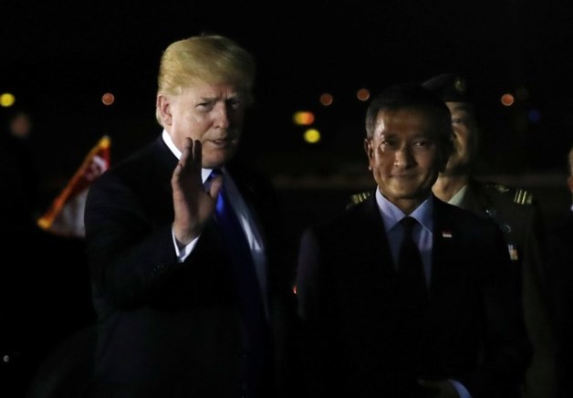 US President Donald Trump with Singapore's Foreign Minister Vivian Balakrishnan