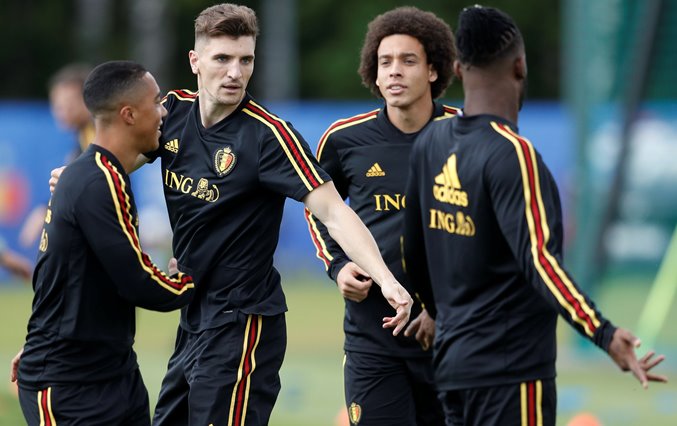 Thomas Meunier, Axel Witsel and their teammates attend a training session.