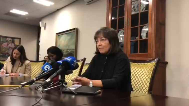 De Lille says an exact date is still need to be set.