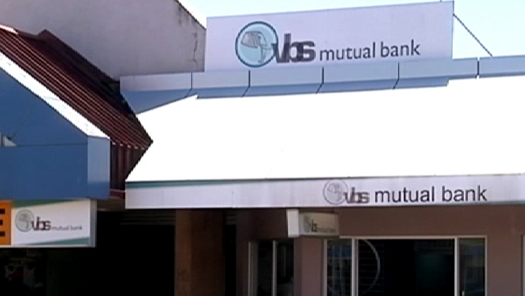 Hundreds of VBS customers are visiting Nedbank branches in Thohoyandou and Louis Trichardt to either get their cash or transfer it to other banks.