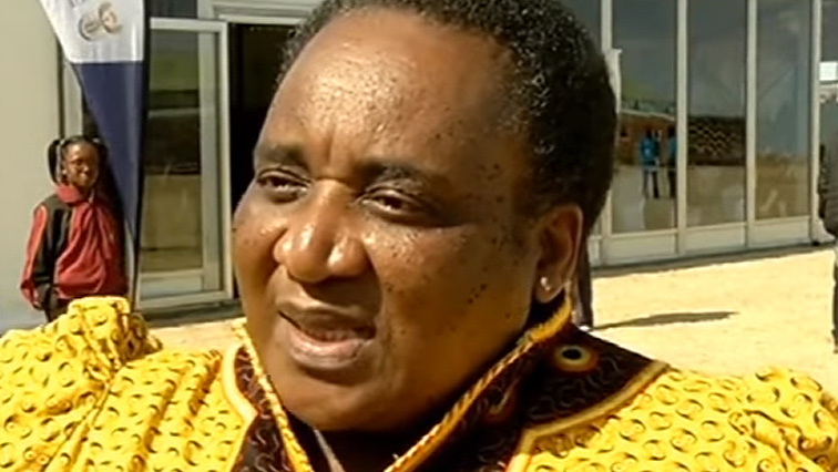 Labour Minister Mildred Oliphant has called on employees to make an effort to understand labour legislation.