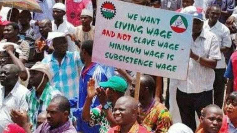 The unions have proposed a new monthly minimum wage of between 45,000 naira and 65,000 naira ($125-$180, 107-154 euros) as against the current 18,000 naira.