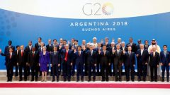 Leaders pose at G20