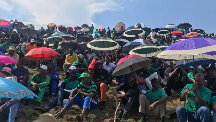 Amcu protesters are demanding a minimum wage of R12 500 .