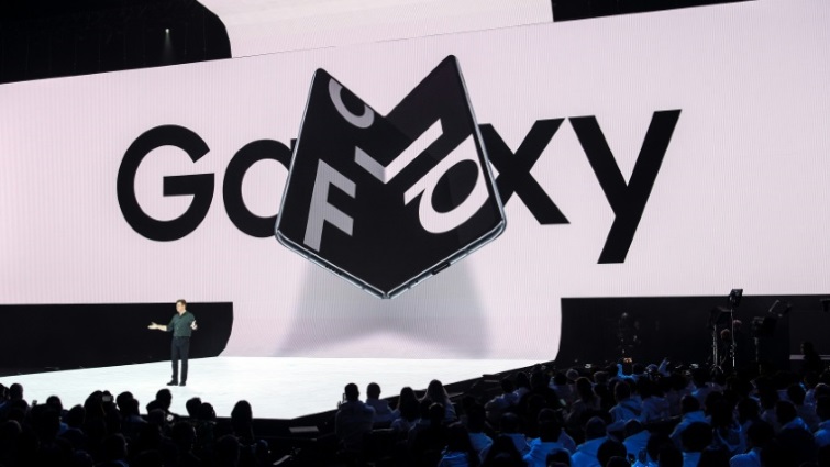 The South Korean consumer electronics giant planned to announce a new release date for the Galaxy Fold in the coming weeks.