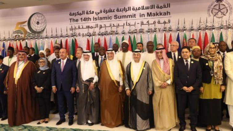 Islamic and Arab Foreign Ministers pose for a photo for the 14th Islamic Summit in Jeddah on May 30, 2019,  ahead of the Gulf, Arab, and Islamic summit to be held in Mecca on 30 and 31 May 2019.
