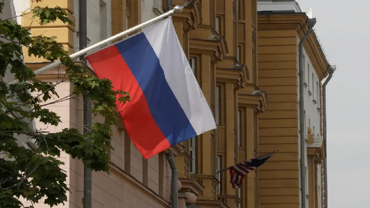 The US embassy in Moscow failed to issue visas to a Russian delegation of treasury officials who were due to attend an international audit management conference in Washington on Dec. 3, the Russian embassy in Washington said late on Tuesday