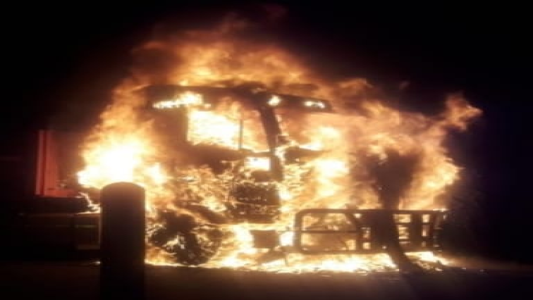 Protestors have torched a truck on the N2 between Umgababa and Umkomaas.