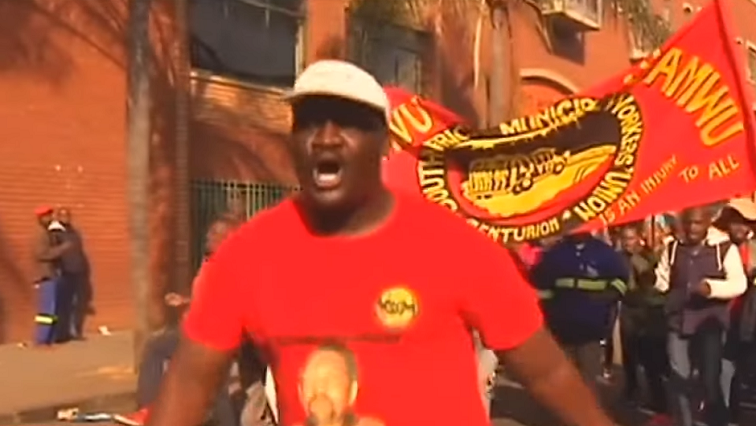 A large group of SAMWU supporters staged a demonstration outside the Civic Centre in the CBD, demanding permanent jobs and an end to outsourcing.