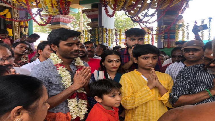 The pilgrims braved the scorching sun and long queues to pray at the shrine in Grand Basin, considered by Hindus to be one of the most sacred energy spaces in the world.