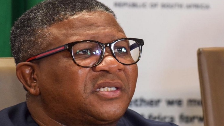 Transport Minister Fikile Mbalula says he remains committed to appearing before the Commission.