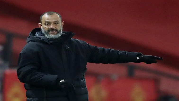 Nuno Santo said he had problems with how Lee Mason handles games and accused him of being unable to control players.