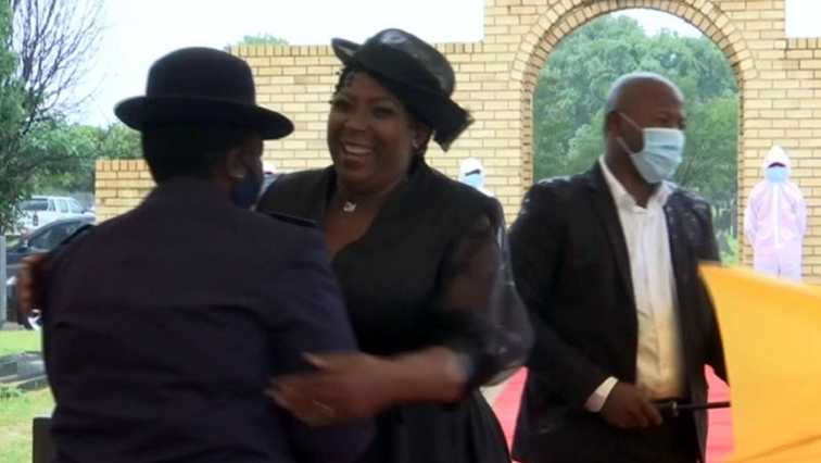 Mpumalanga Premier Refilwe Mtsweni-Tsipane failed to wear a mask during the funeral of Minister in the Presidency Jackson Mthembu on Sunday.
