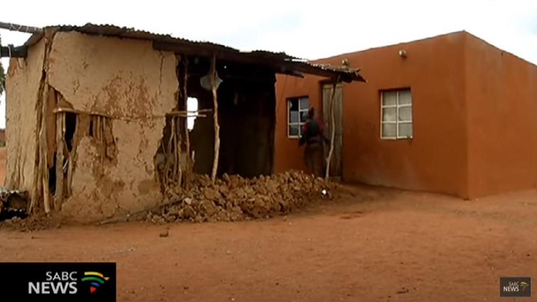 Some people in rural areas still live in mud houses.