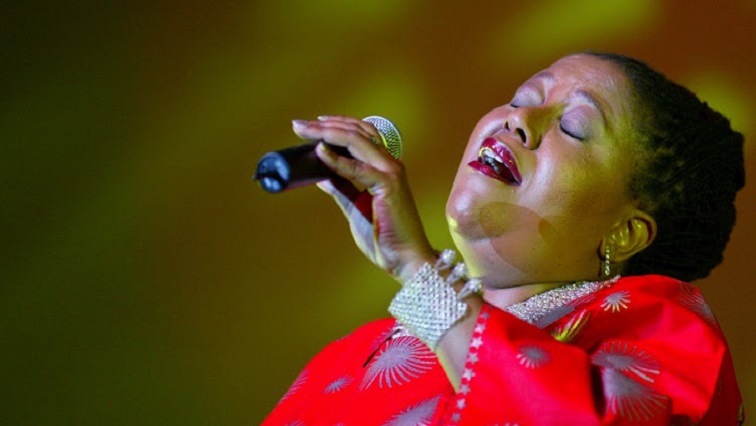 Top South African diva Sibongile Khumalo performs at the opening of
Cape Town's International Convention Centre June 28, 2003. REUTERS/Mike Hutchings

mh/