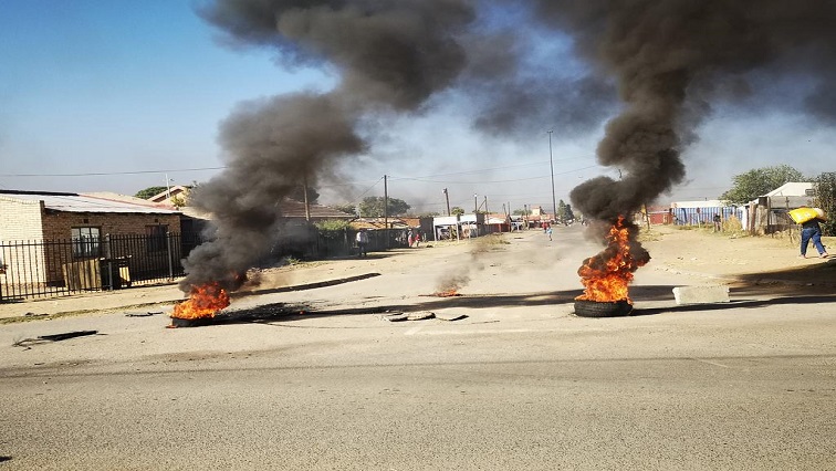 Residents in Bloemfontein took to the streets on Monday protesting against poor service delivery.
