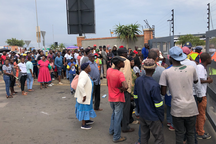 File Photo: People waiting to receive R350 social relief grant in Pretoria, April 2020