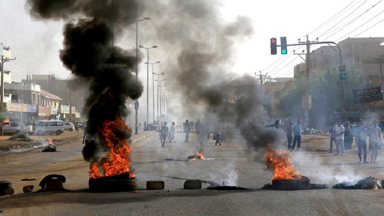 Residents blockade road during service delivery protests.