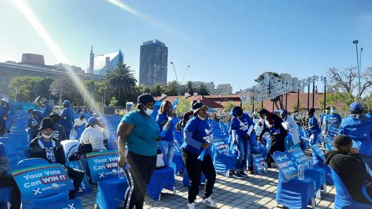 DA members gathered at an election rally, 23 October 2021.