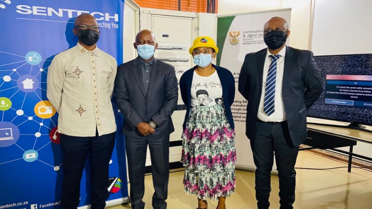 Minister Khumbudzo Ntshavheni together with officials at the switching off the last analogue transmitter in the Northern Cape, Upington.