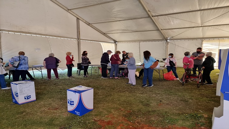 Locals from Summerstrand in the Eastern Cape are seen casting their votes.