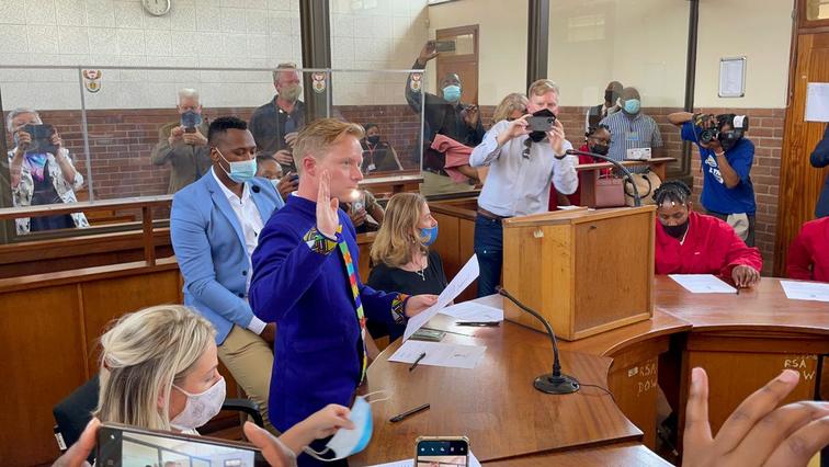 DA uMngeni Mayor-elect Chris Pappas being sworn in as a Councillor at the Howick Magistrate's Court in KwaZulu-Natal, 12 November 2021.