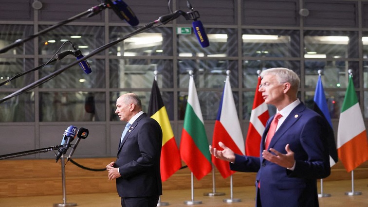 Para Pemimpin Uni Eropa Sepakat Sanksi Baru dengan AS Jika Rusia Menyerang Ukraina – SABC News