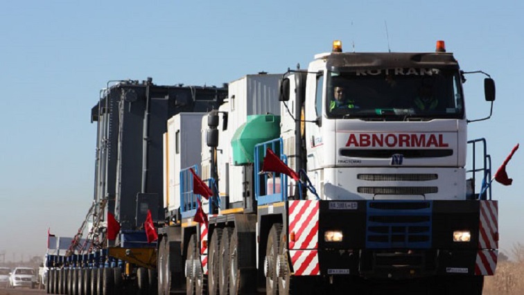 Pengemudi truk yang memprotes memblokir sebentar keluar N1 di Cape Town – SABC News