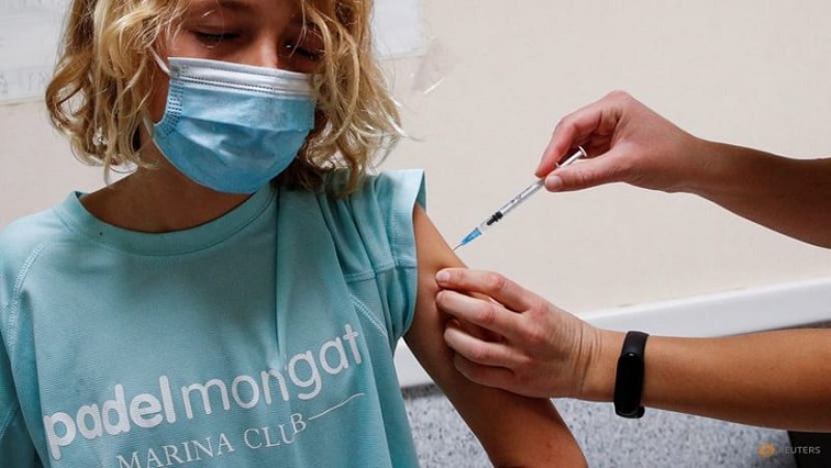 Spain lifted most restrictions over the summer thanks to a high vaccination rate that suppressed infection but Omicron's arrival has sent daily cases soaring to reach a record of more than 72 900 on Thursday.