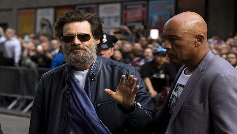 Comedian Jim Carrey arrives at the Ed Sullivan Theater in Manhattan to take part in the taping of the final edition of "The Late Show" with David Letterman in New York May 20, 2015.
