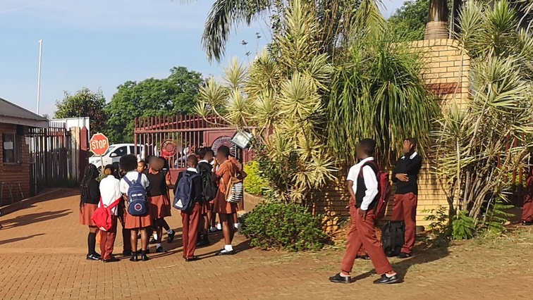 File image: Learners seen outside Mbilwi Secondary School. 9 January 2019.