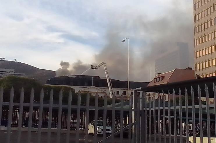 Kebakaran parlemen harus dilihat sebagai serangan terhadap institusi kritis: Karthy Govender – SABC News