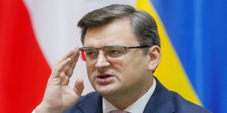 Ukrainian Foreign Minister Dmytro Kuleba attends a news briefing following talks with his counterparts from the Czech Republic, Slovakia and Austria in Kyiv, Ukraine February 8, 2022. REUTERS/Valentyn Ogirenko/Pool