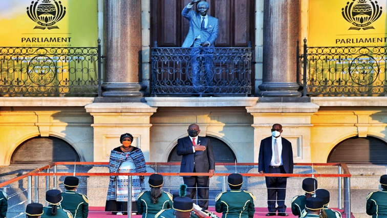 President Cyril Ramaphosa with the Speaker of the National Assembly, Nosiviwe Mapisa-Nqakula and the Chairperson of the NCOP, Amos Masondo singing the national anthem ahead of SONA2022.
