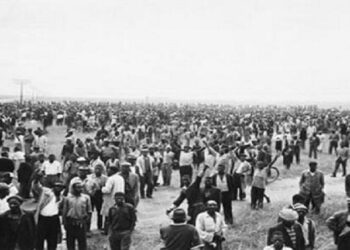 Archive image of men and women gathered at Sharpeville on 21 March 1960 without their pass books in protest against Pass Laws in South Africa.  [File image]