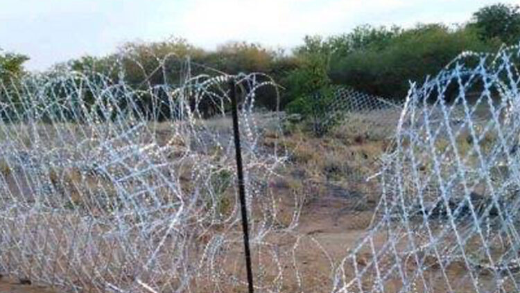 File Image: A R37 million border fence in Limpopo has been damaged.