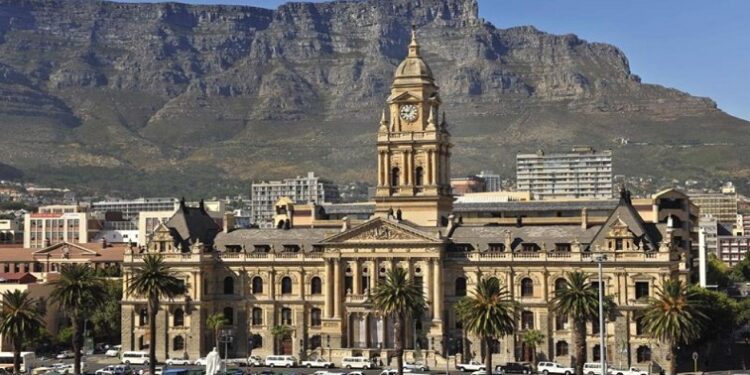 A view of the Cape Town City Hall.