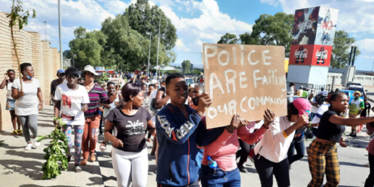 Diepsloot community is calling for a visible police force.
