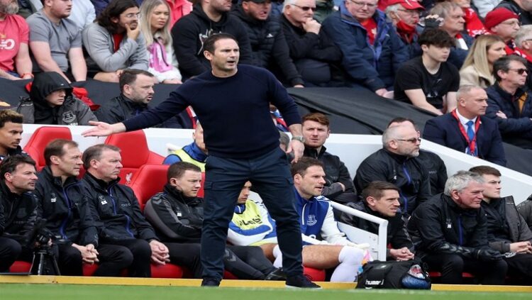 Everton manager Frank Lampard reacts.