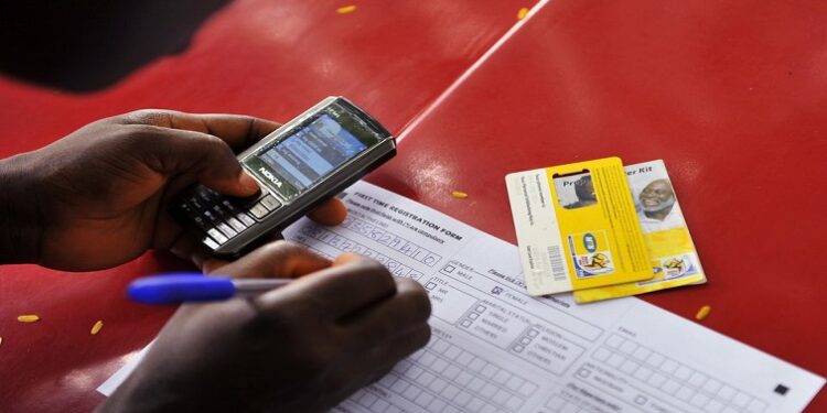 Millions of Nigerians have not registered their SIM cards, for reasons ranging from concerns over privacy to problems reaching registration centres or not having a NIN. [File image]