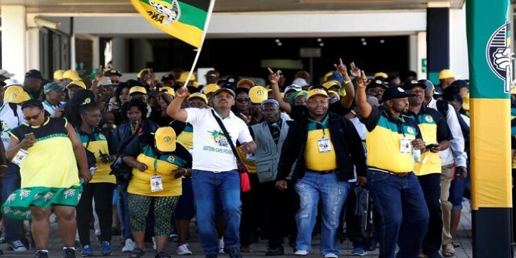[File Image] Delegates chant slogans as they arrive for an African National Congress (ANC) conference.