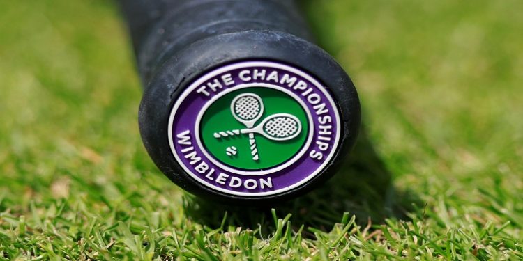 The move by the men's and women's tours will reduce Wimbledon -- the world's most prestigious tennis tournament -- to an exhibition event and set the Grand Slam's organisers on a collision course with the governing bodies.
