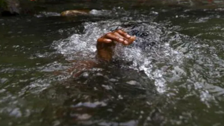 [File Image] A picture of a hand sticking out of the water.