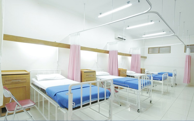 General view of a hospital ward.