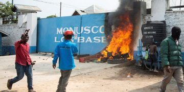 [File Image] Congolese protesters set up a fire barricade outside a United Nations peacekeeping force's warehouse in Goma in the North Kivu province of the Democratic Republic of Congo July 25, 2022.