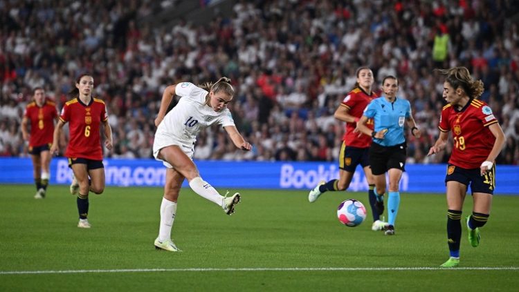 England's Georgia Stanway scores their second goal.